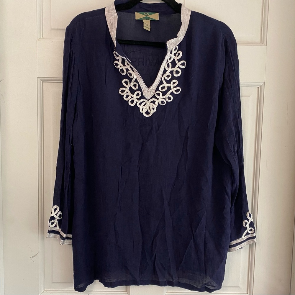 525 America Blue and White Gauzy Embroidered Tunic Made in India Size Large/L A